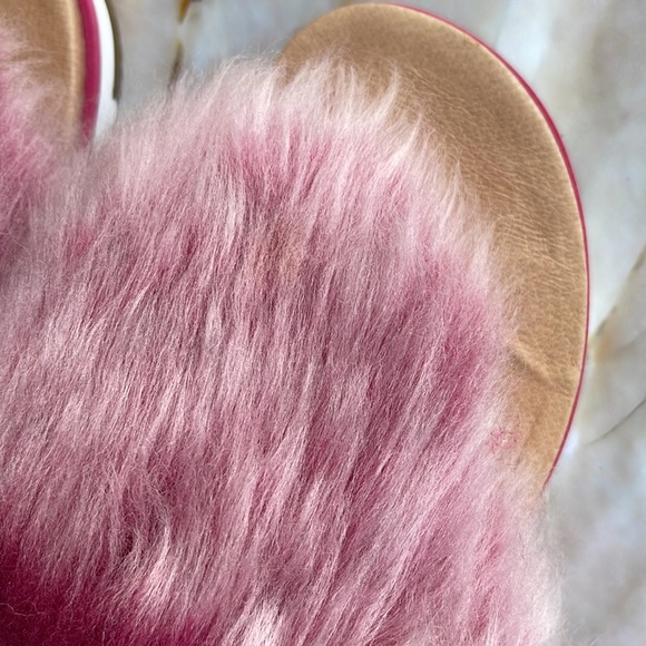 UGG | Holly Fusion Leather Sheepskin Sandal in Cerise - Picture 5 of 14